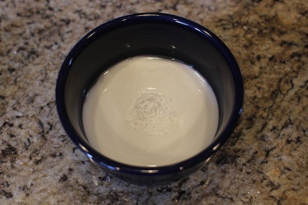 mixing baking soda with glue homemade diy slime